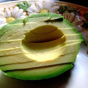 mei cu avocado și iaurt