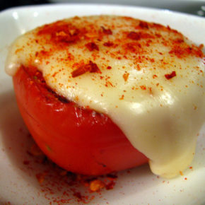 Roșii coapte cu brânză mozzarella