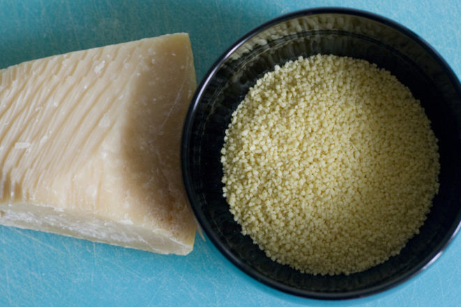 Cușcuș cu parmezan și sos pesto